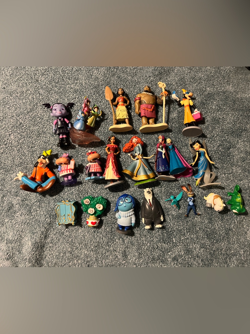 Disney Character Toy Figure Lot - Multi-Color Set